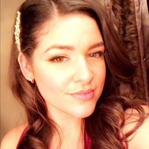 Meet your Posher, Lauren